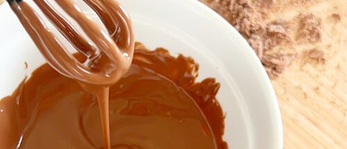 How to Temper Chocolate Using The Microwave | C&H® Sugar